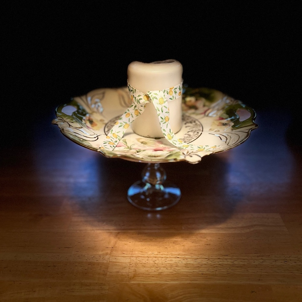 Vintage Plate Stand - Picture 4 of 14